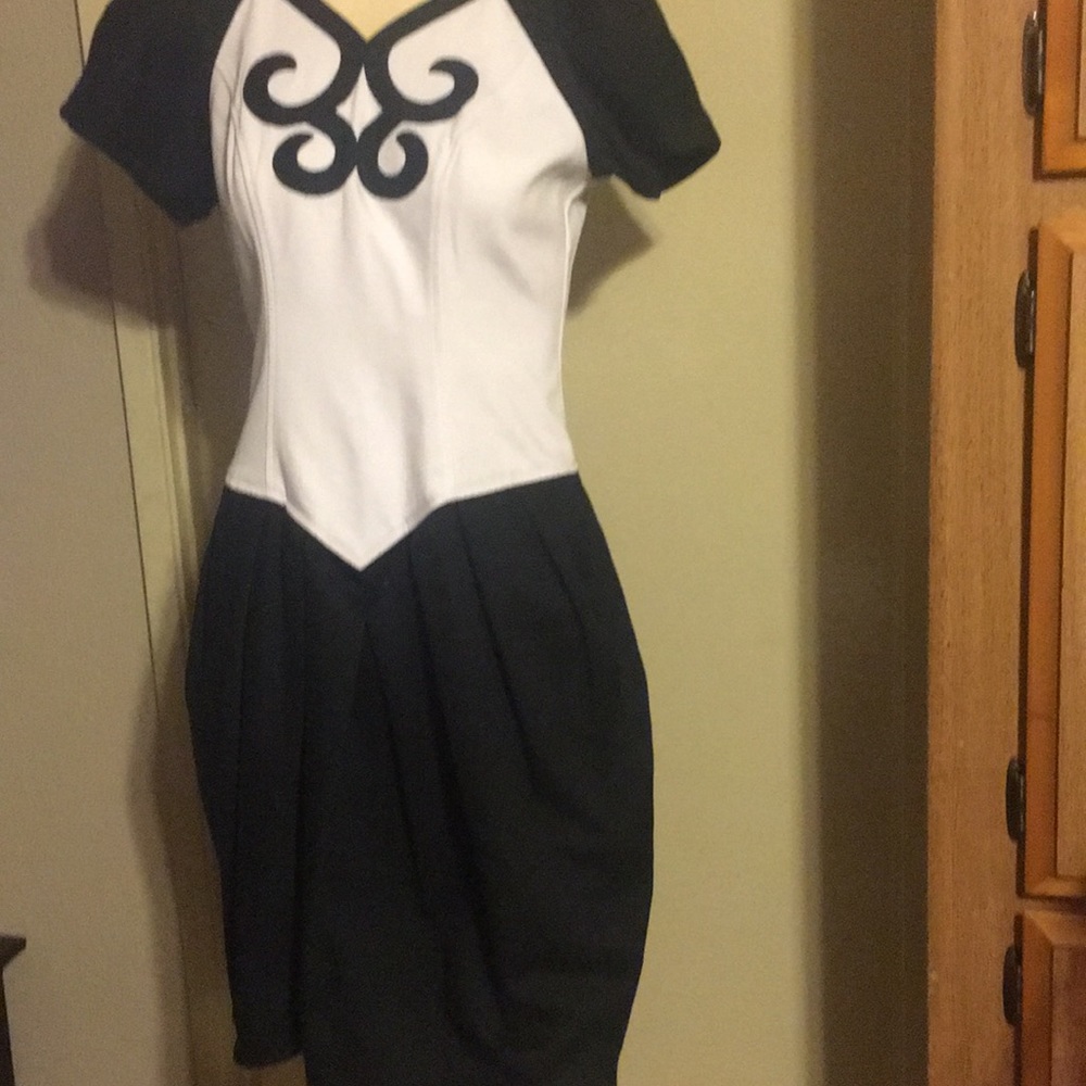 Dress - Picture 2 of 2